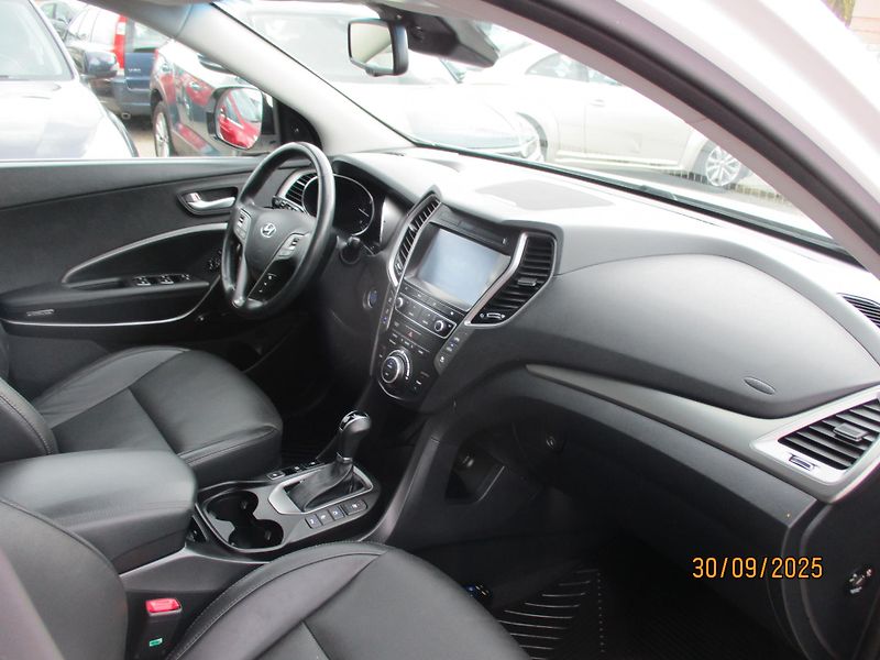 Hyundai Grand Santa Fe (2017) 2,2 CRDi AWD/ 4x4 - fotka 5 z 14