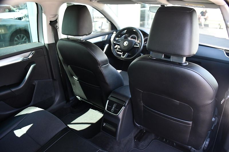 Škoda Octavia 1.5TSi 110kW DSG NAV ACC - fotka 15 z 48