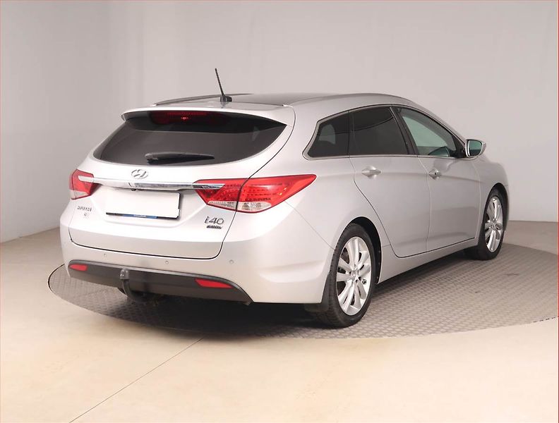 Hyundai i40 (2013) 1.7 CRDi, Navi, Xenony - fotka 5 z 17