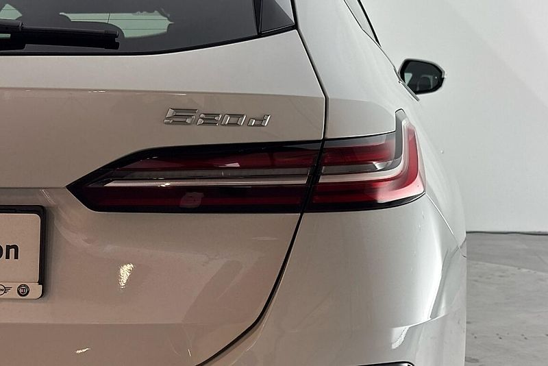 BMW Řada 5 řady 5 | 520d xDrive - fotka 4 z 13