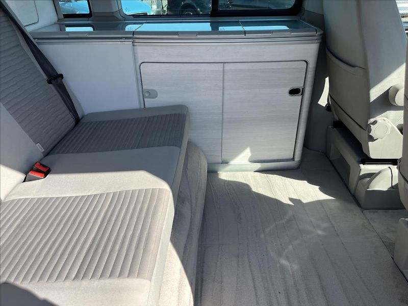 Volkswagen California 2,0 TDi DSG OCEAN 4x4 KUCHYŇ - fotka 34 z 55