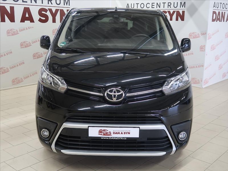 Toyota ProAce Verso 2,0 D-4D Family 1.maj. 8 míst - fotka 2 z 37