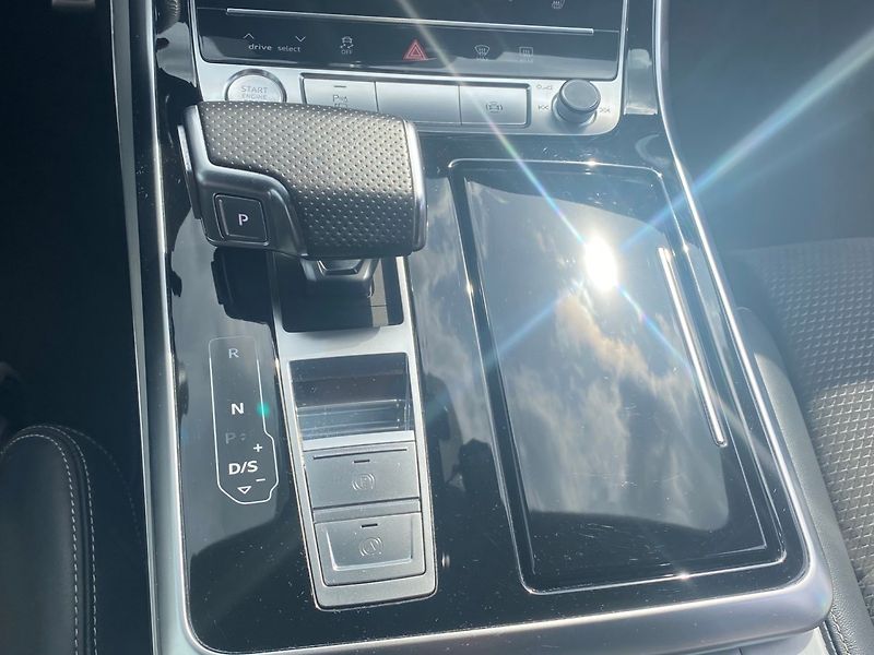 Audi Q8 (2019) 50 3.0 TDi 210kW Quattro Sline - fotka 16 z 35
