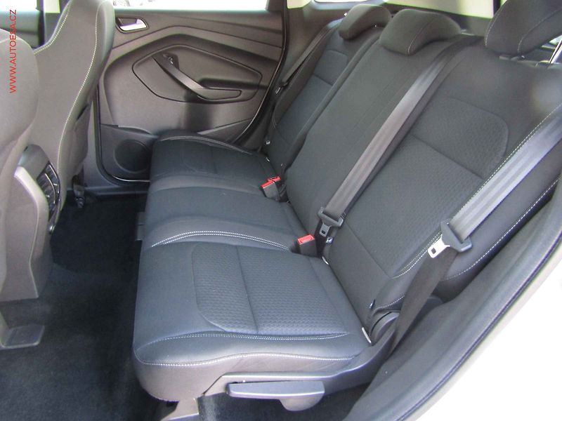 Ford Kuga (2019) 1.5 EB, AC, navi, park.asist - fotka 10 z 21