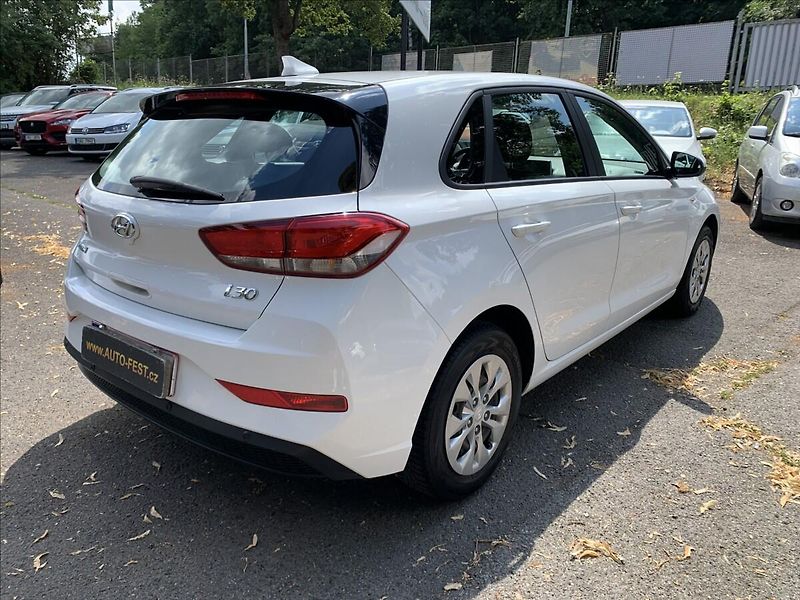 Hyundai i30 1,5 i,ČR,SERVISKA,1.MAJ - fotka 8 z 20