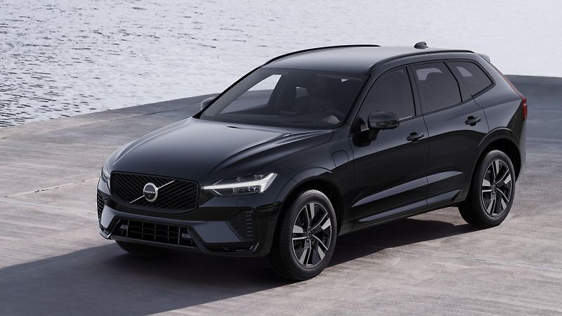 Volvo XC60 (2026) T8 AWD AUT DARK PLUS - fotka 2 z 11
