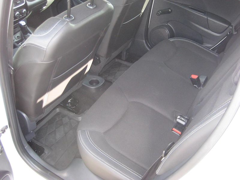 Renault Clio 0.9TCe 66 kW!!! 1.maj-DPH-ČR ! - fotka 22 z 32