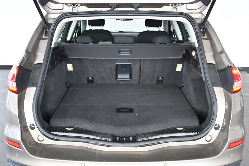 Ford Mondeo 2,0 EcoBlue 110 kW Business Zá - fotka 6 z 29