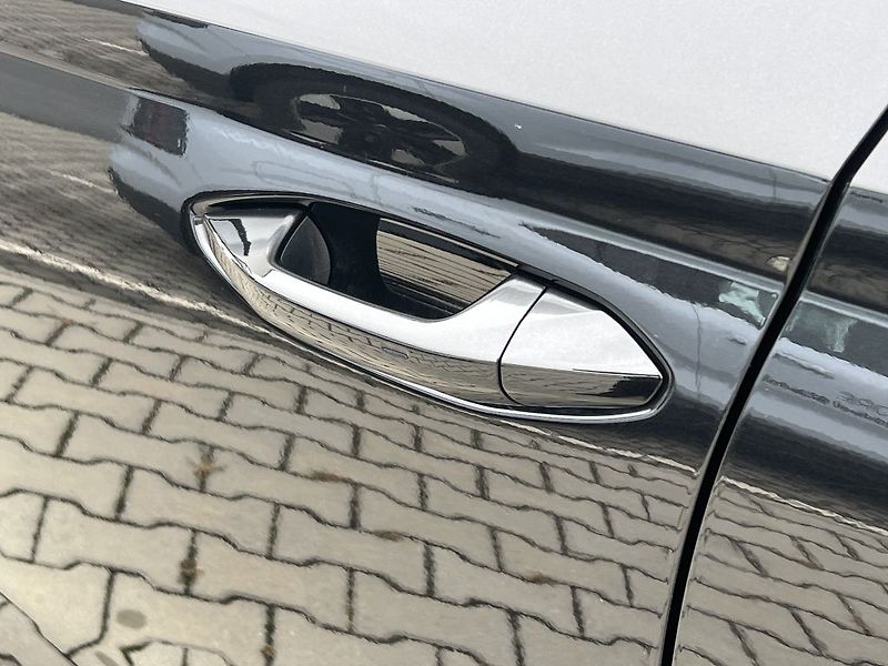 Škoda Octavia Selection 1.5 TSI 110 kW - fotka 12 z 35