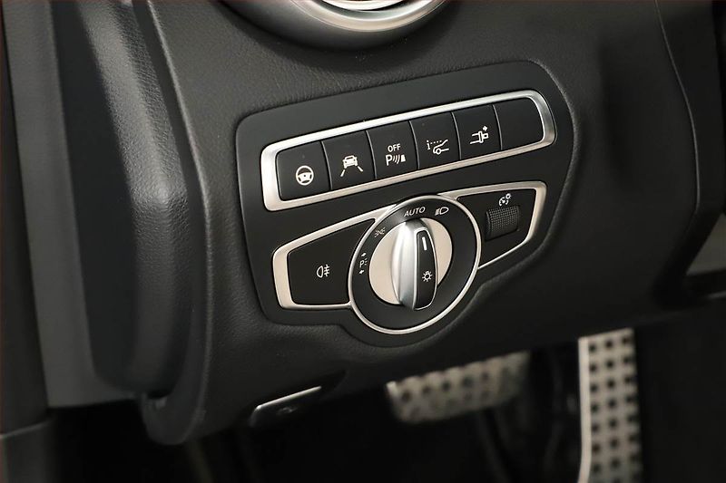 Mercedes-Benz Třídy C (2020) C 43 AMG 4MATIC - fotka 23 z 30