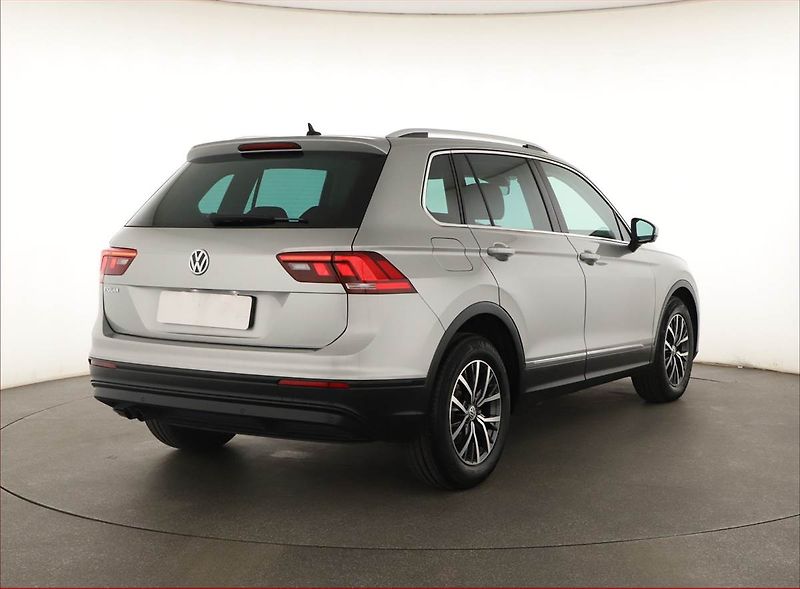 Volkswagen Tiguan (2018) 1.4 TSI, ČR,1.maj, Tempomat - fotka 5 z 20