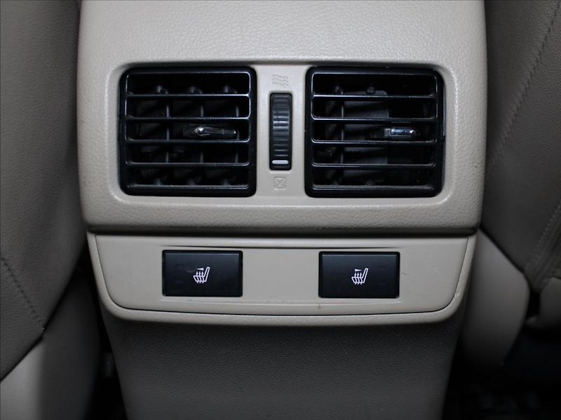 Subaru Outback 2,5 i 129kW 4WD Exclusice ČR - fotka 22 z 28