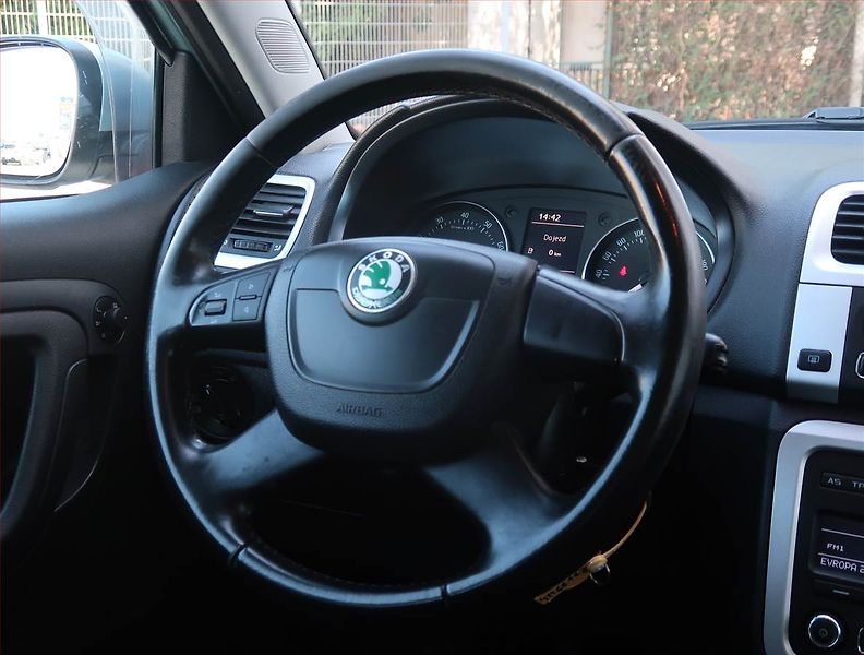 Škoda Fabia (2011) Elegance 1.2 TSI, Tempomat - fotka 15 z 16
