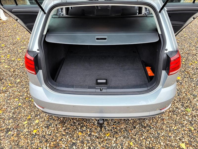Volkswagen Golf 1,0 TSI,navi,digiklima,acc,alu - fotka 41 z 49