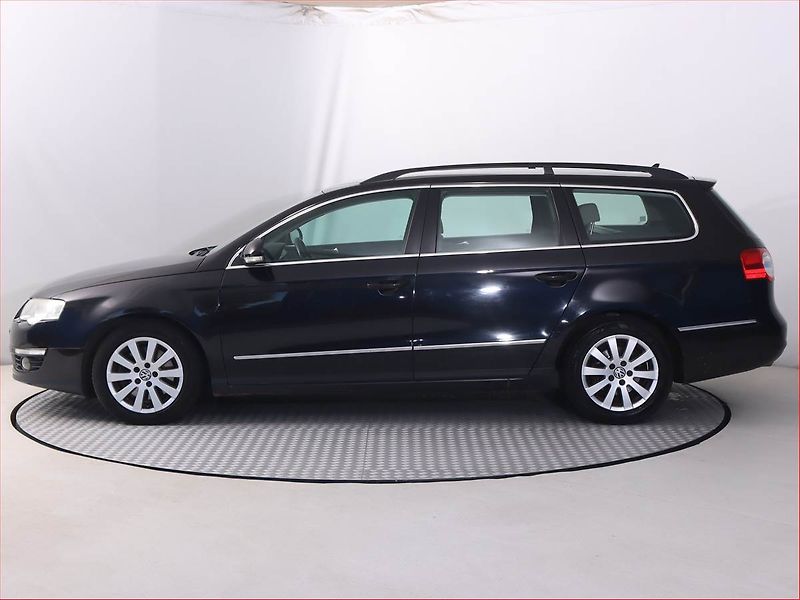 Volkswagen Passat (2010) BlueMotion 1.6 TDI, Navi - fotka 3 z 18