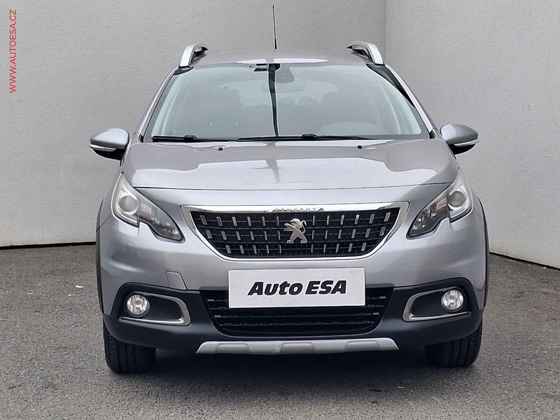 Peugeot 2008 (2018) 1.2 PT, ČR, Allure, park. - fotka 2 z 20