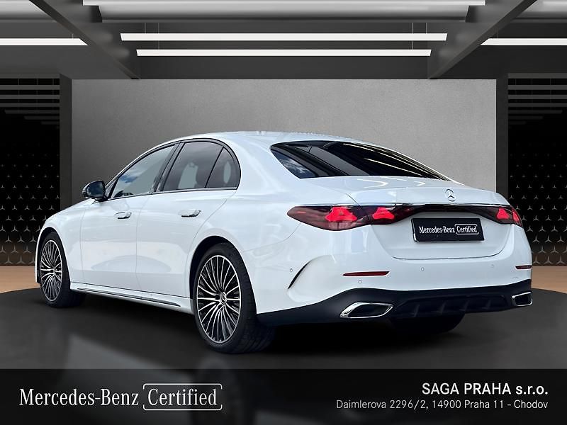 Mercedes-Benz Třídy E Třída E 220 d 4MATIC AMG Line - fotka 7 z 18
