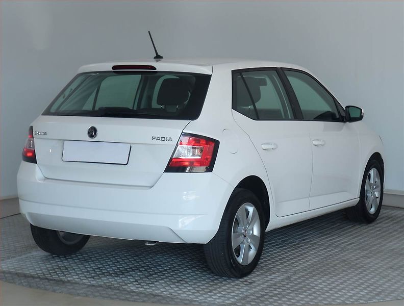 Škoda Fabia (2018) Ambition 1.0 - fotka 5 z 15