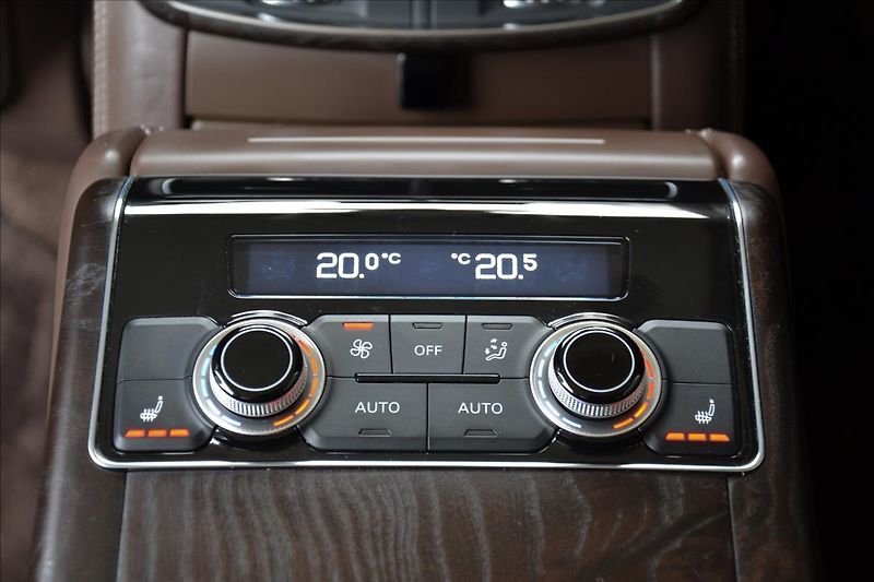 Audi A8 4.2 TDI/V8/Design-Selection/CZ - fotka 35 z 49
