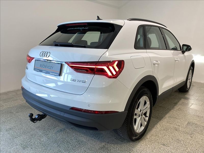 Audi Q3 1,5 35 TFSI S tronic - fotka 2 z 24