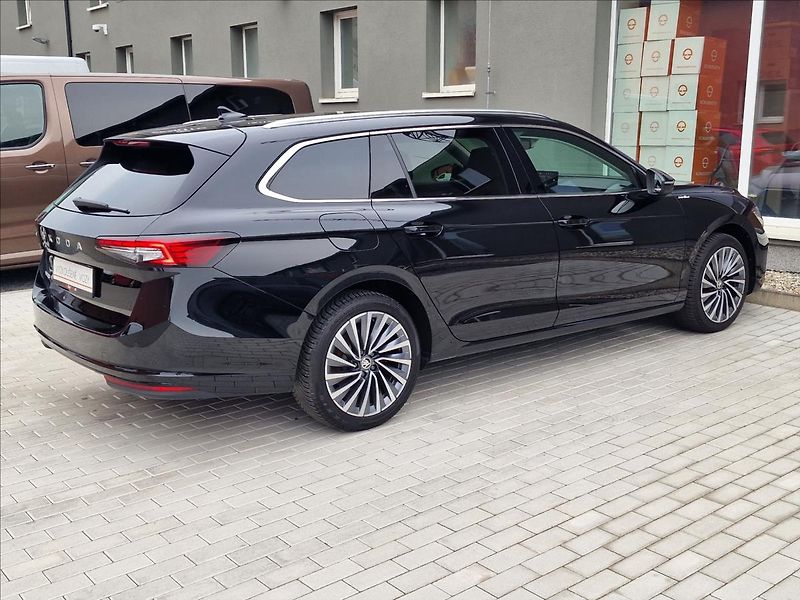Škoda Superb 1.5 TSI DSG 110kW L&K Combi - fotka 11 z 50