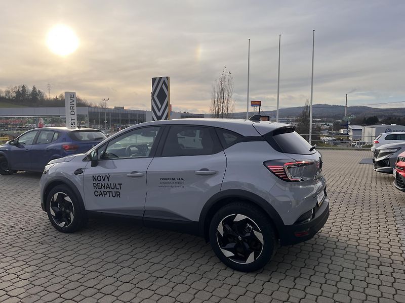Renault Captur (2025) techno TCe 90      - fotka 4 z 23