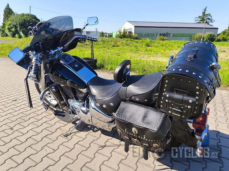Suzuki VL 1500 Intruder LC (1997) - fotka 5 z 6