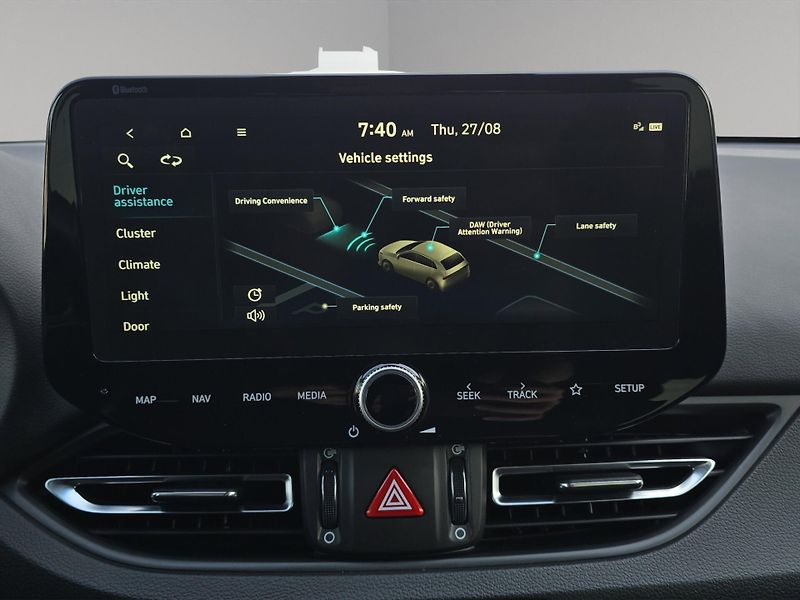 Hyundai i30 (2022) Family Smart 1.5 T-GDi 118kW, - fotka 18 z 26