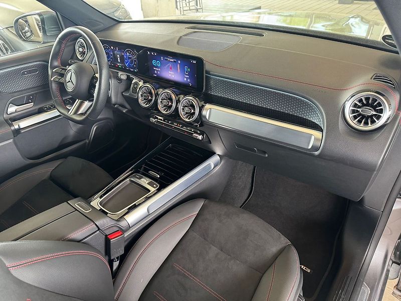 Mercedes-Benz EQB 350 4MATIC - fotka 18 z 19