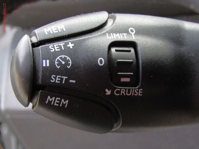 Peugeot 3008 (2017) 2.0 HDi, ČR, GT Line, navi - fotka 13 z 22