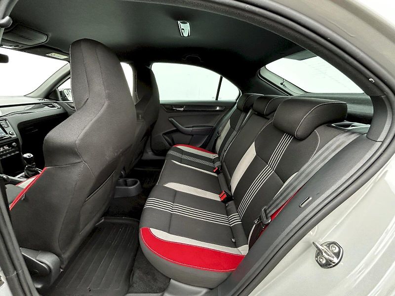 Škoda Rapid (2018) 1.0 TSI 70kW MP5 Monte Carlo - fotka 26 z 32