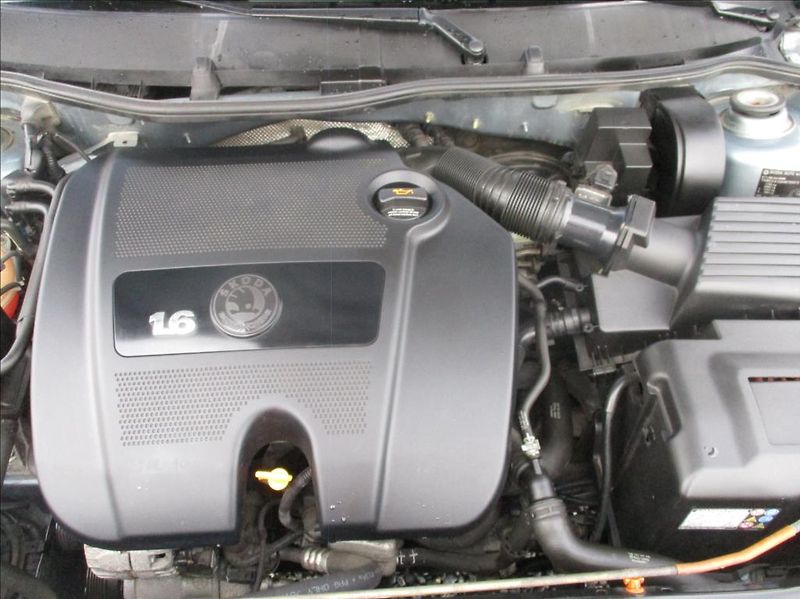 Škoda Octavia 1,6 i klima,serv.kniha,CZ - fotka 26 z 34