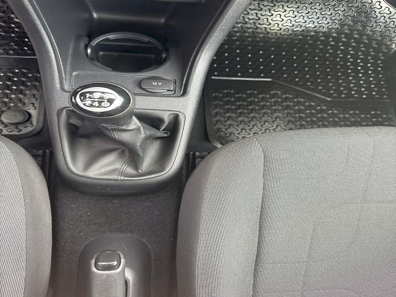 Volkswagen up! (2014) 1.0 Move 44 kW M5F - fotka 21 z 22