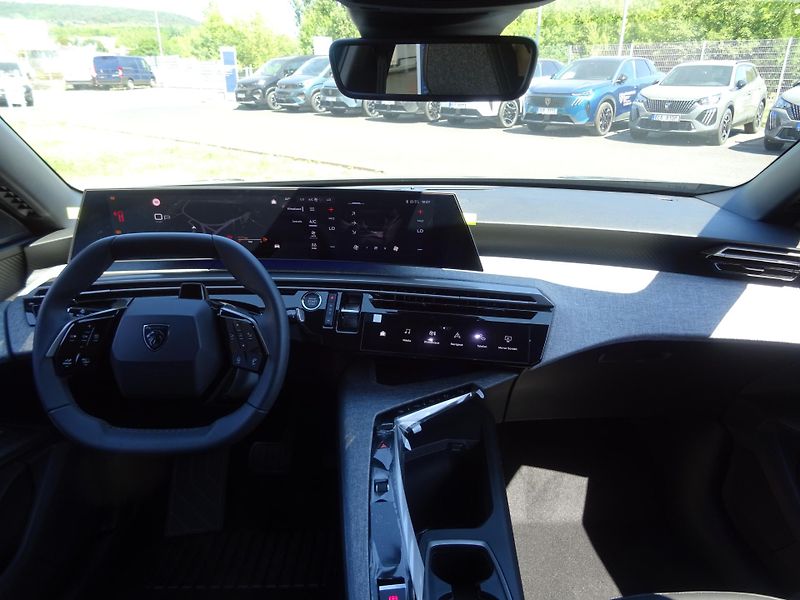 Peugeot 3008 (2026) BUSINESS Hybrid 145k e-DCS6 - fotka 22 z 49