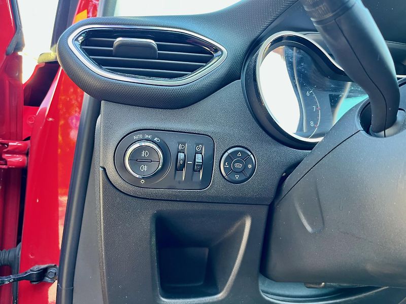 Opel Crossland X (2018) Opel Crossland X 1.2 Automat - fotka 9 z 12