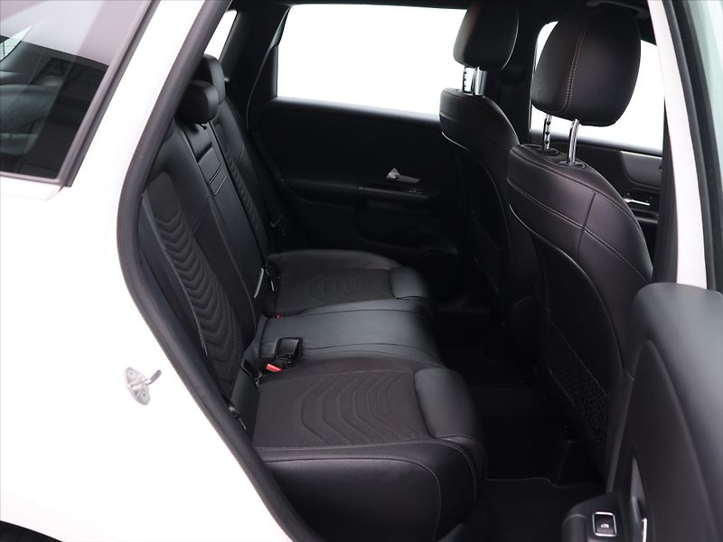 Mercedes-Benz Třídy B 1,5 180d 85kW Aut. Led Navi CZ - fotka 15 z 36