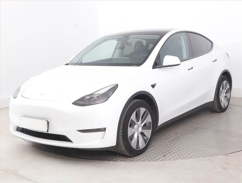 Tesla Model Y (2022) Long Range AWD 79kWh, SoH 89% - fotka 2 z 22