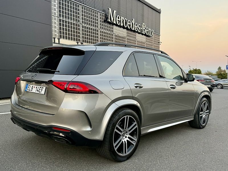 Mercedes-Benz GLE (2021) 350 de 4MATIC SUV - fotka 8 z 50