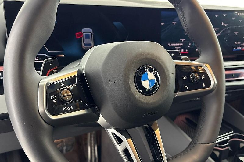 BMW Řada 5 540d xDrive Touring - fotka 21 z 24