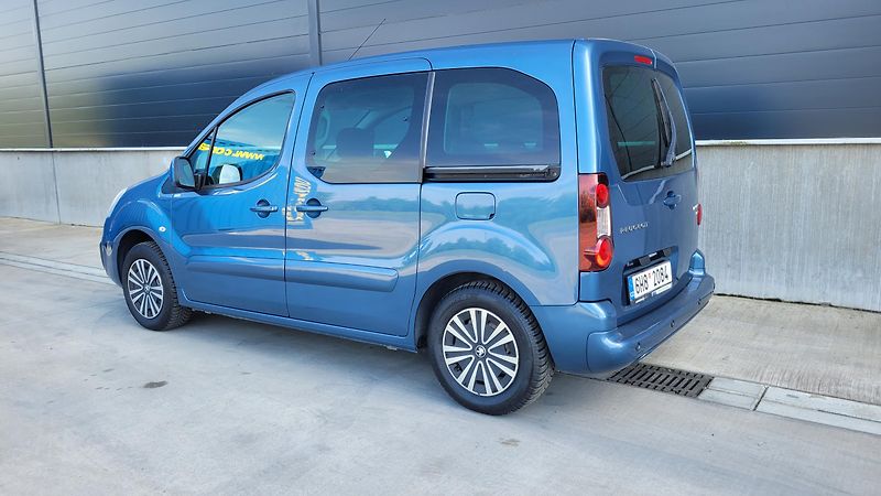 Peugeot Partner TEPEE 1,6 HDI PŮVOD ČR - fotka 4 z 21