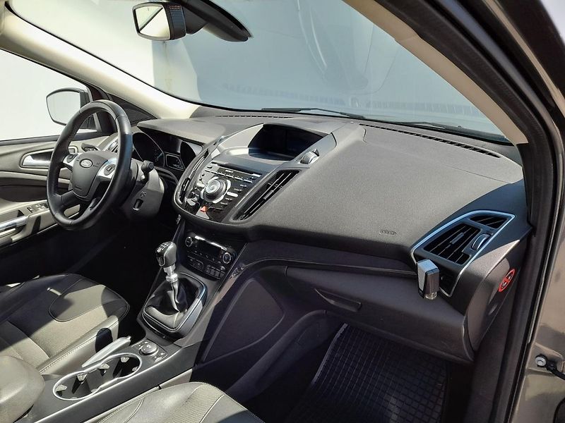 Ford Kuga 1.5 EcoBoost 110KW TITANIUM - fotka 15 z 20