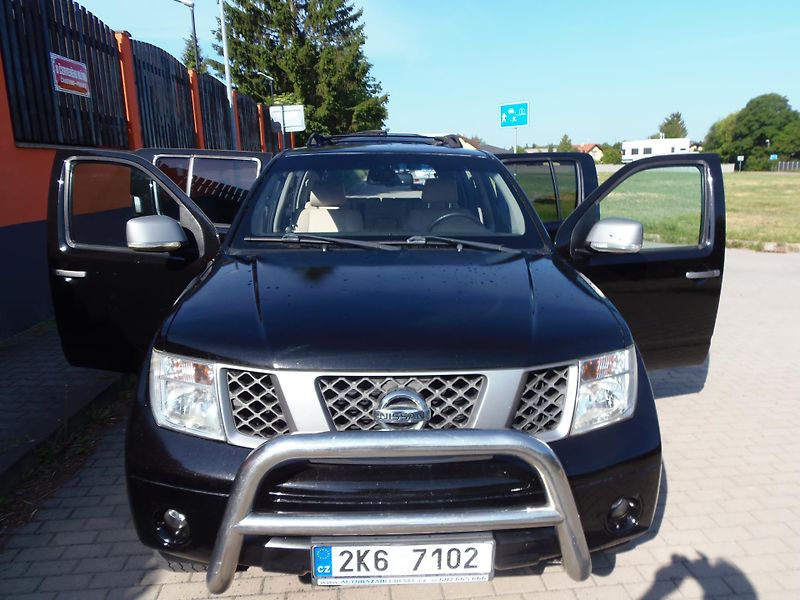 Nissan Pathfinder (2009) 2.5 DCi 4x4 redukce man. tažné - fotka 24 z 29