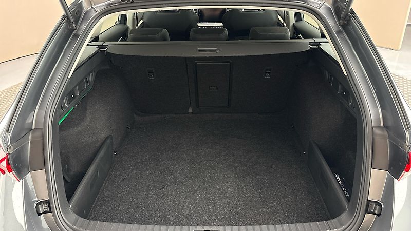 Škoda Octavia 2.0 TDI Style Combi - fotka 17 z 24