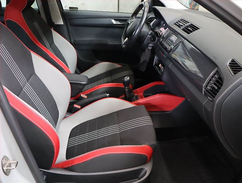 Škoda Fabia (2016) Monte Carlo 1.2 TSI, Xenony - fotka 9 z 22