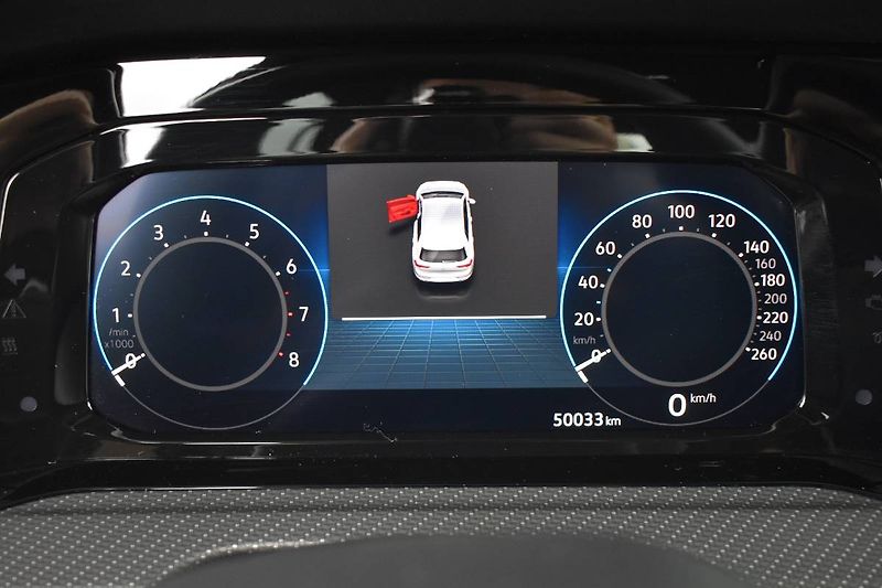 Volkswagen Golf (2022) 1.5TSI 110kW R-Line, Manuál - fotka 14 z 24