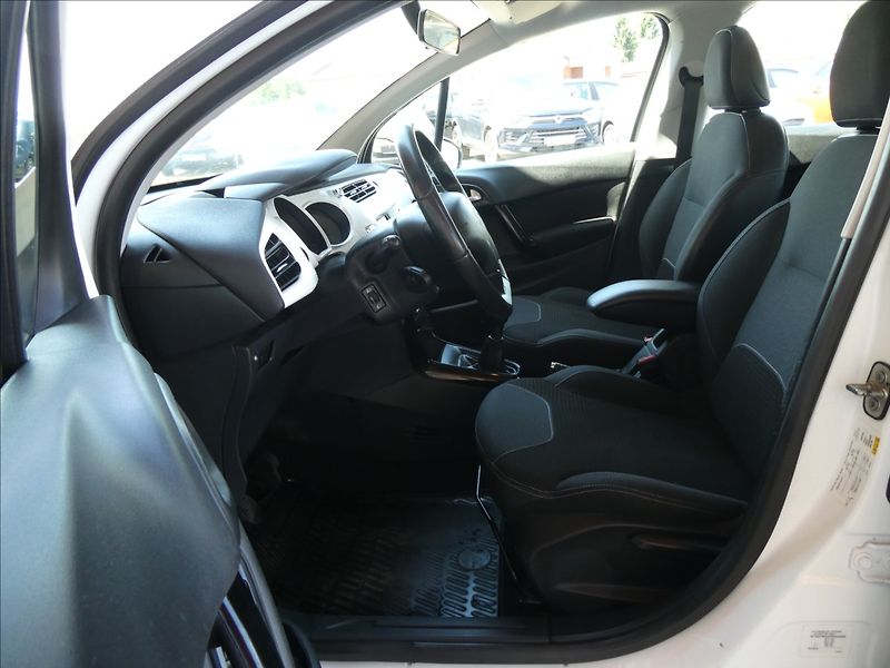 Citroën C3 1,2 i 60kW klima,závěs,2x kola - fotka 17 z 41