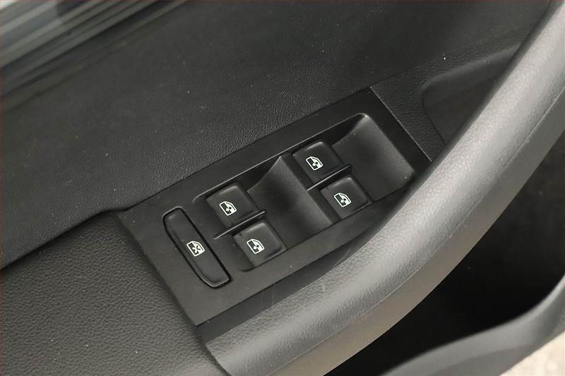 Škoda Octavia (2019) Style 1.5 TSI, ČR,1.maj - fotka 10 z 13