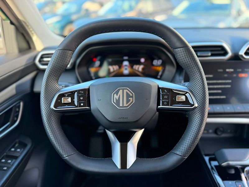 MG ZS HEV 1.5 EXCLUSIVE AT ZÁRUKA 7l - fotka 2 z 29
