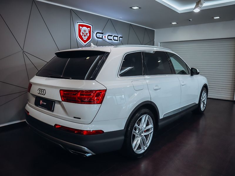 Audi Q7 3.0 245kw - fotka 3 z 29
