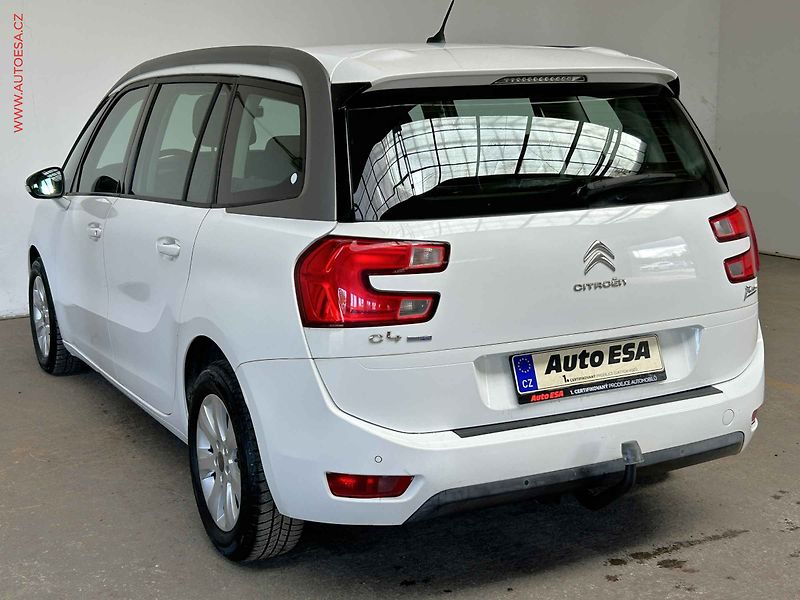 Citroën C4 Picasso (2015) 2.0HDi, 1.maj, Navigace - fotka 6 z 17